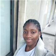 CIAO! Sono uno studente del primo anno di laurea, sono qui per aiutarti a imparare l'inglese in modo semplice ed efficace